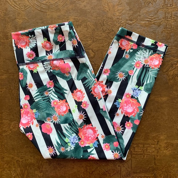 Lululemon Wonder Under Crop Luxtreme size 6 - Picture 6 of 7